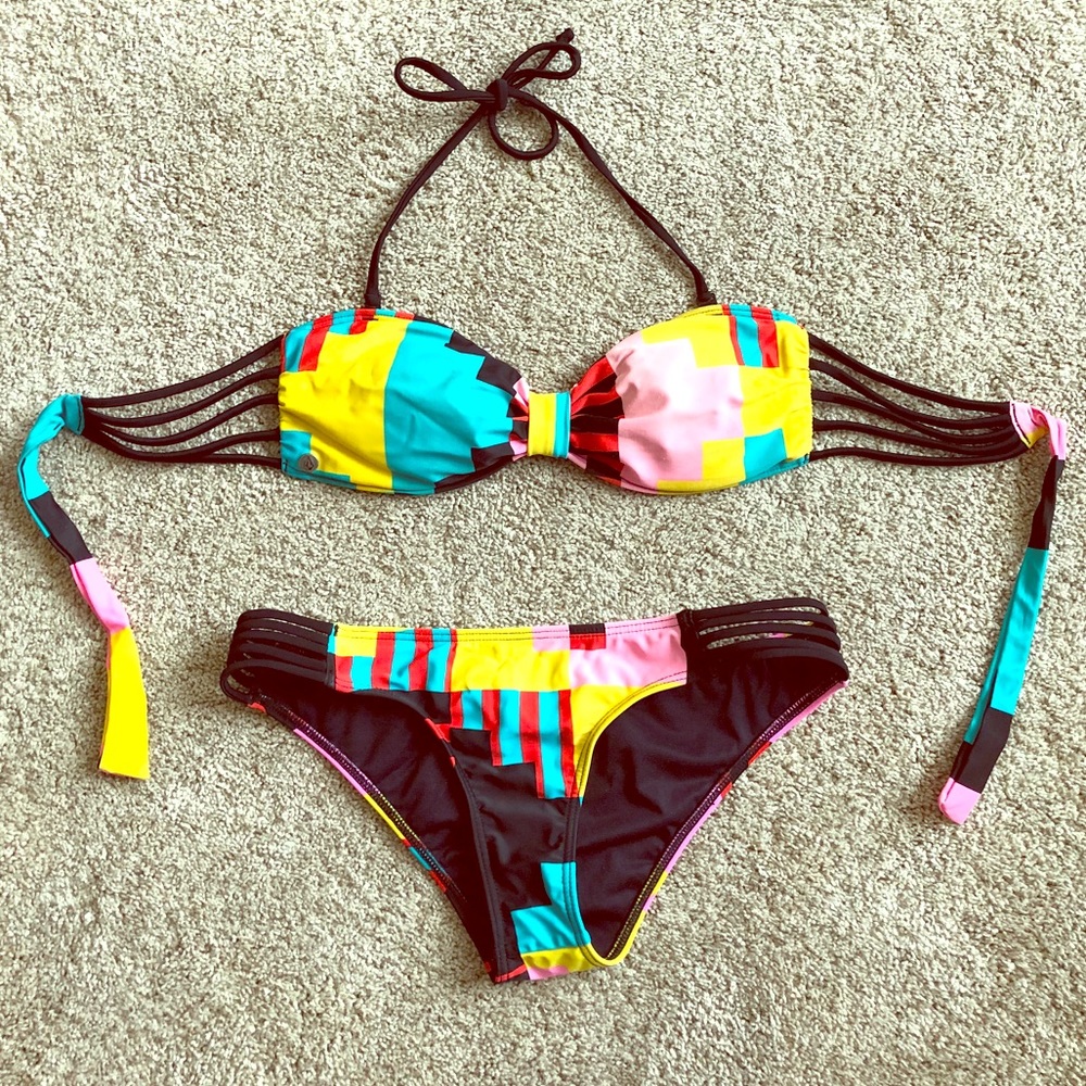 Volcom Bikini Top & Bottom- Size M